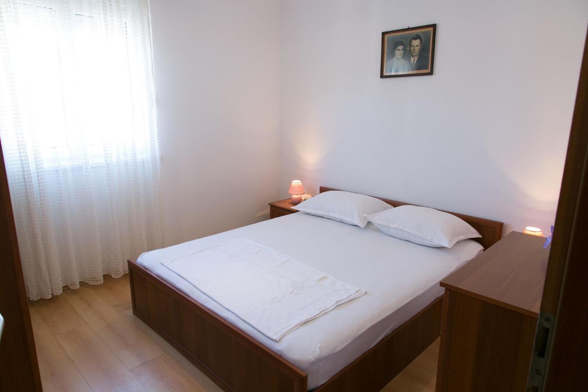 Apartments Ivica - 150M From Sea โตรกีร์ ภายนอก รูปภาพ