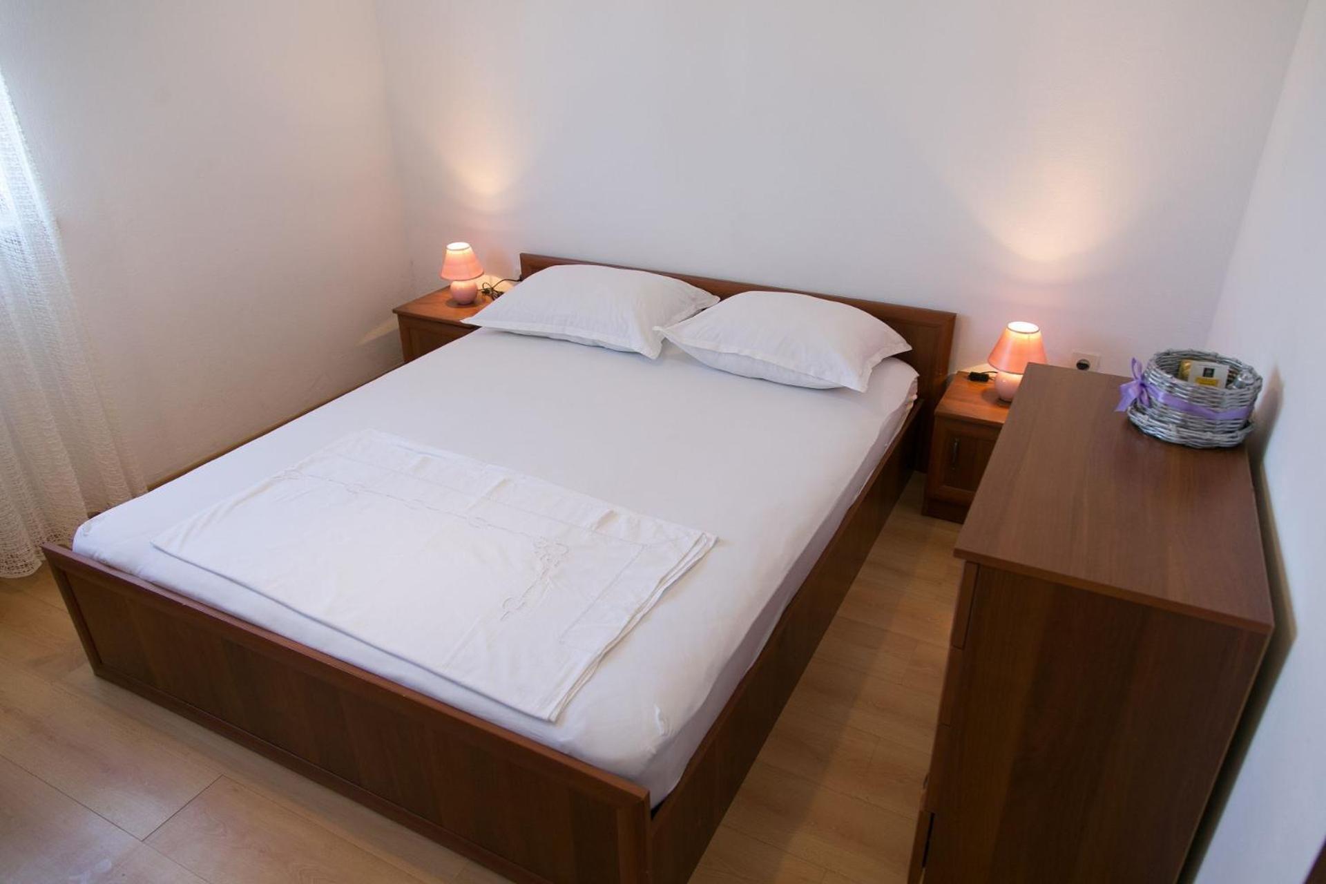 Apartments Ivica - 150M From Sea โตรกีร์ ภายนอก รูปภาพ