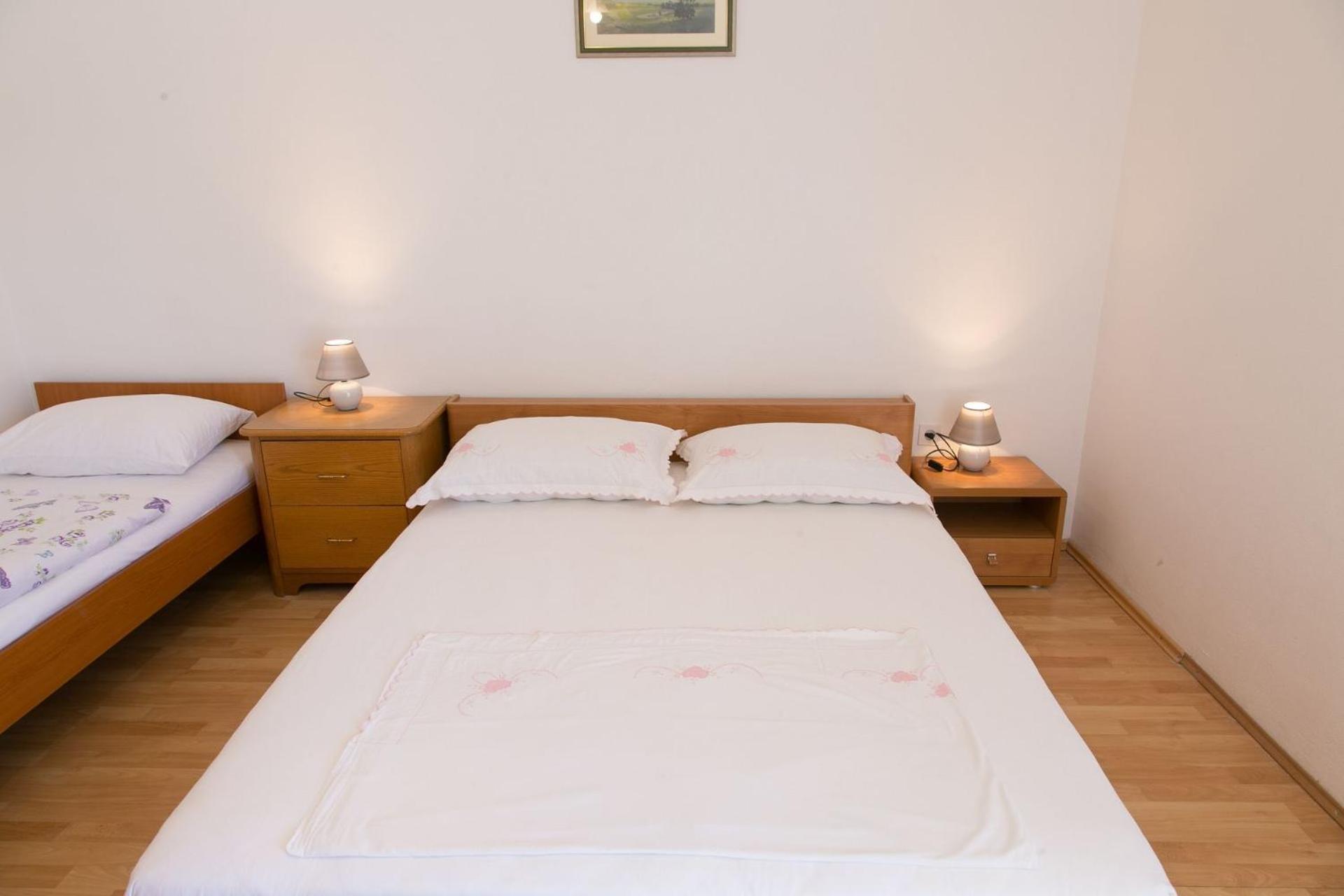 Apartments Ivica - 150M From Sea โตรกีร์ ภายนอก รูปภาพ